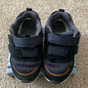 Stride Rite Brighton Adaptable Athletic Sneaker